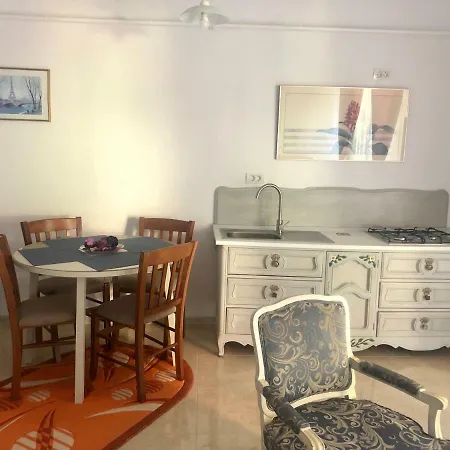 Adina Apartment