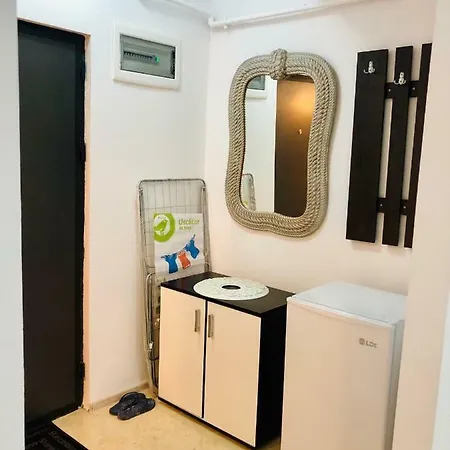 Adina Apartment *